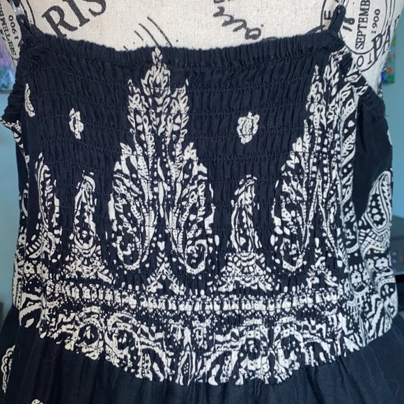 Cassee’s Sundress. Black & white print w/adornments. Fully lined. 100% cotton. - Picture 5 of 12